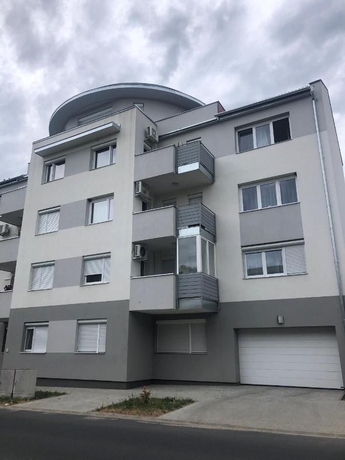 Glamour Apartman Tapolca Luaran gambar